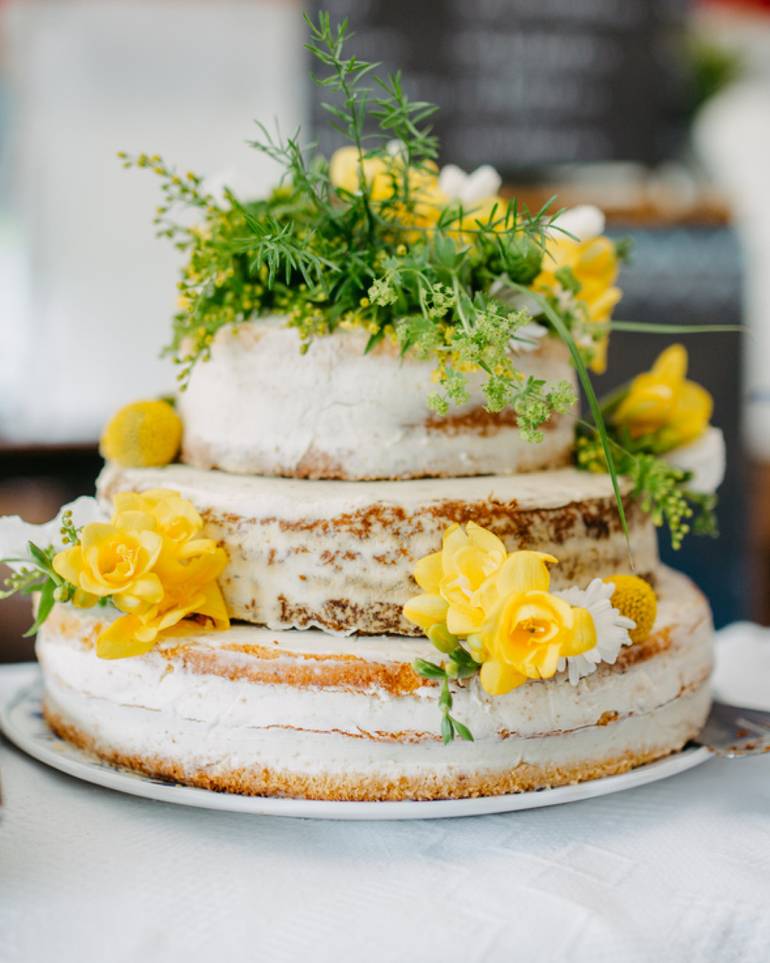 Naked Cakes Bl Tentr Ume Tipps F R Sommerliche Hochzeitstorten